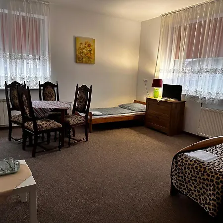 Goscinne Impresja Hostel *