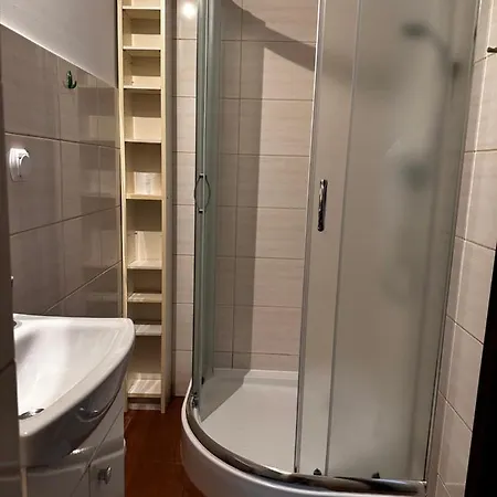 Goscinne Impresja Hostel *